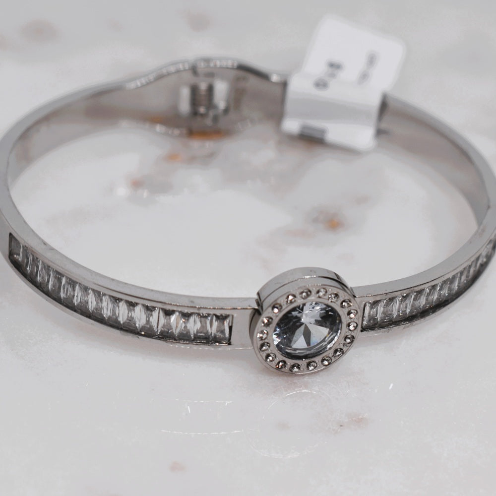 Elegant Crystal Halo Bangle Bracelet – Gold & Silver Tones