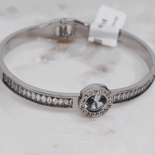 Elegant Crystal Halo Bangle Bracelet – Gold & Silver Tones