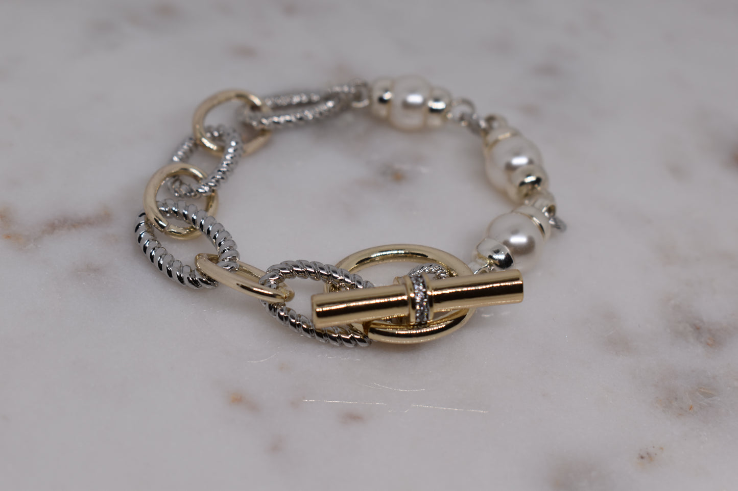 Two-Tone Chain & Pearl Bracelet